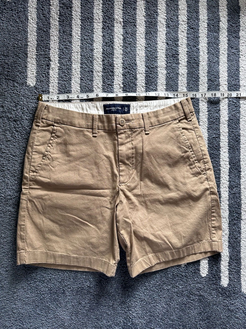 Abercrombie & Fitch Tan Men’s Flat Front Shorts